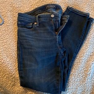 Lucky Brand women’s jeans. Lolita skinny. Size 4/27.